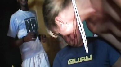 Oslavenkyně dostane gangbang jako narozeninový dárek