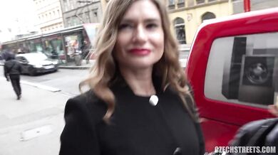 MILFka z ulice šuká s velkým ptákem za rychlý prachy