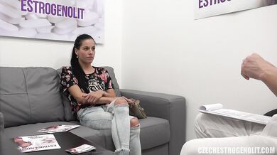 Eveline Dellai šuká v Czech Estrogenolitu 18