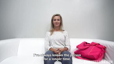 Blond děvka se nechá ošukat na castingu