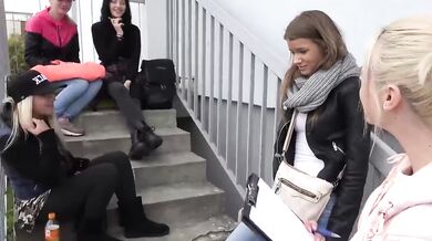 Sarah Kay miluje peníze