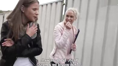 Sarah Kay miluje peníze
