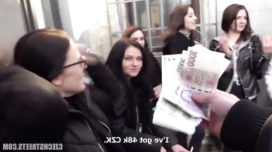 Sereyna Gomez kouří ptáka po sbalení na ulici