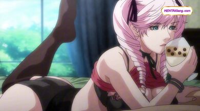 Růžovovlasá kráska podojí ptáka při hrátkách s jídlem a upatlaném footjobu (hentai anime)