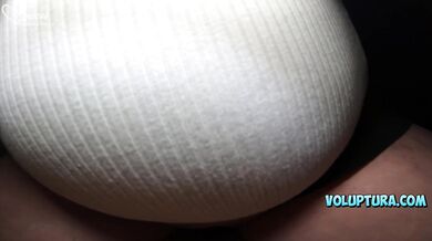 Prsatá kočka tvrdě rajtuje ve žhavé POV akci