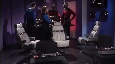 Vintage vesmírná porno parodie Sex Trek 5 – celý film s Linou Paige (1995)