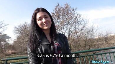 Jessica Lincoln šuká venku za rychlý prachy