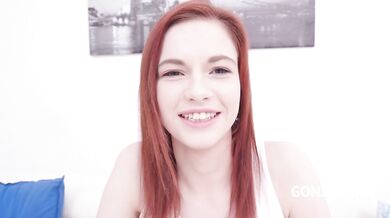 Pořádné anální protažené české prsaté teenky Sophia Traxler