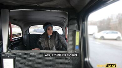 Capri Lmonde pořádně ošukaná velkým ptákem ve FakeTaxi