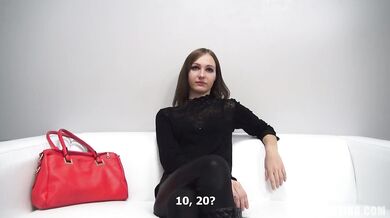 Šukání a postříkání 18leté kundičky