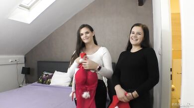 Dvě baculky na POV pornu ve trojce