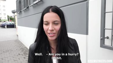 Análek s Eveline Dellai v přírodě