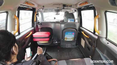 Taxikář vyjebe s prsatou cikánkou