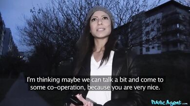 Sex na bytě mezi Public Agentem a Cassie Del Isla