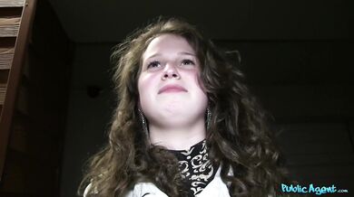 18 dívka se dočká creampie ze své kundičky