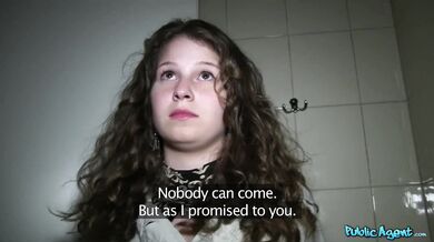 18 dívka se dočká creampie ze své kundičky