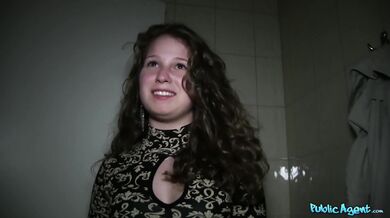18 dívka se dočká creampie ze své kundičky
