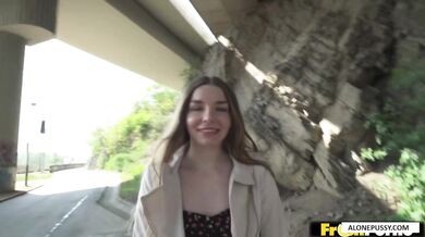 Kuřba a šukačka s Arinou Shy za rychlý prachy