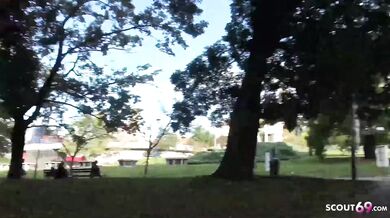 Mladá kráska začínající v pornu