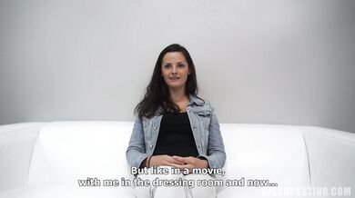 Šukání parádní amatérky Lucie s perfektníma prsama