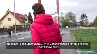 Slovenka Mila Fox roztáhne nohy za rychlý prachy