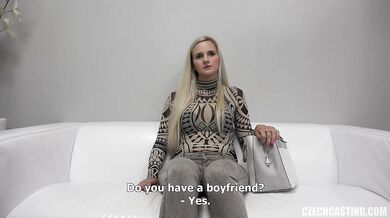 Rychlovka se sexy štíhlou blondýnkou Zdenou