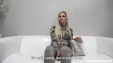 Rychlovka se sexy štíhlou blondýnkou Zdenou