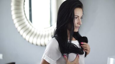 České teen lesbičky Cayla Lyons a Lexi Dona