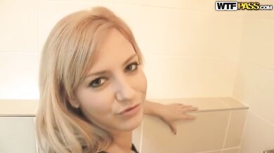 Šukání s krásnou blondýnkou z ulice Nathaly Cherie