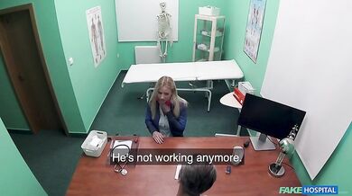 Nathaly Cherie na vyšetření u doktora