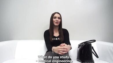 Sexy 22letá amatérka Klára na českém castingu