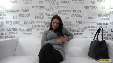 MILFka Jana se předvede na Czech Castingu