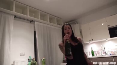 Dvojtata Dellai na POV pornovce