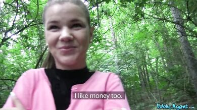 Blondýnka Sarah Kay ošukaná v lese