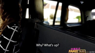 Tvrdé péro pro prsatou MILF taxikářku