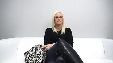 23letá blond amatérka Tereza na castingu