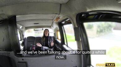 Lara Later vylíže taxikáři zadek před ošukáním