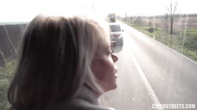 Šukání s chtivou českou MILFkou v autobuse
