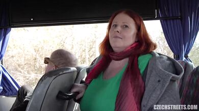 Šukání s chtivou českou MILFkou v autobuse